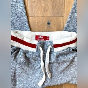Urban Planet Cabin Fever Grey Jogging Pants size medium unisex